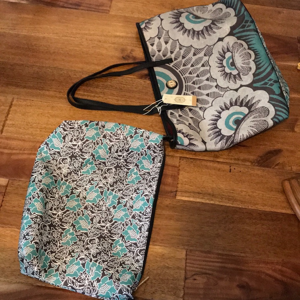 Tote & Removable Interior Zippered Pouch
